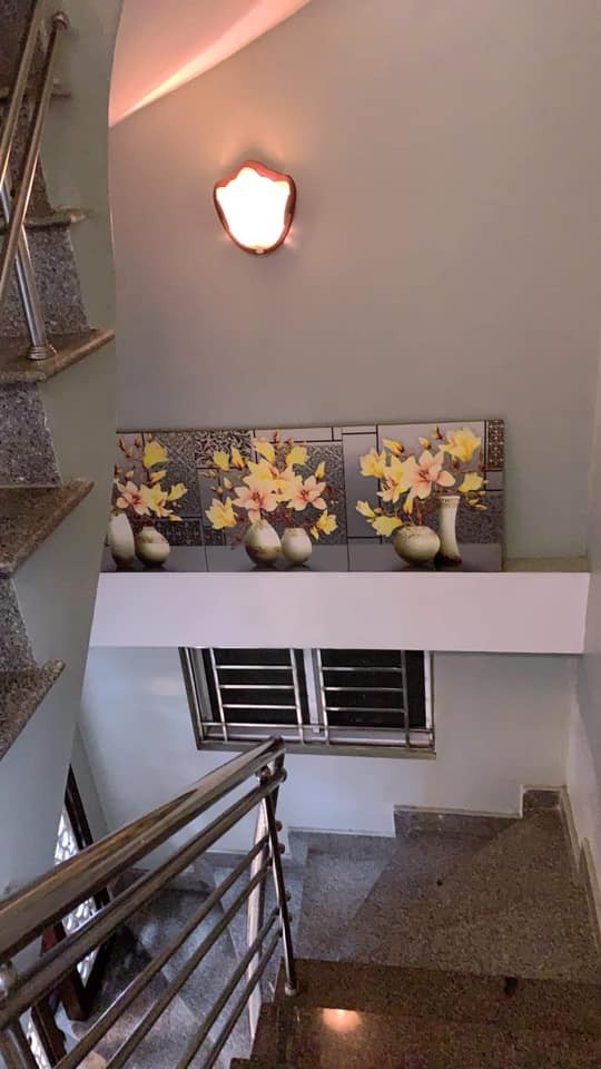 Bán nhà 33.1 tỷ có ngay nhà Trương Định, ô tô qua, kinh doanh, dt 35m2, 4 tầng đúc, rẻ đẹp ở ngay