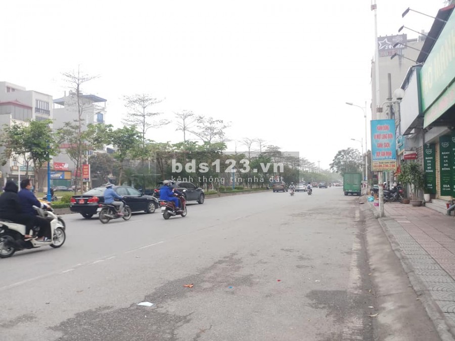 Đất Cổ Linh, Long Biên, 100m, MT 6.8m, trục chính, giá bán 10.2 tỷ