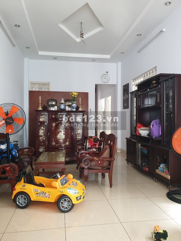 Bán Nhà Phố Đường Nguyễn Văn Đậu Quận Bình Thạnh. DT: 105m2. LH: 0932155399.