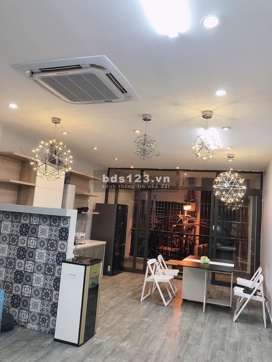 Đỉnh cao chùa Láng kinh doanh dt 42m2, 5 tầng, bao sang tên, tặng nội thất xịn, giá 3.9 tỷ