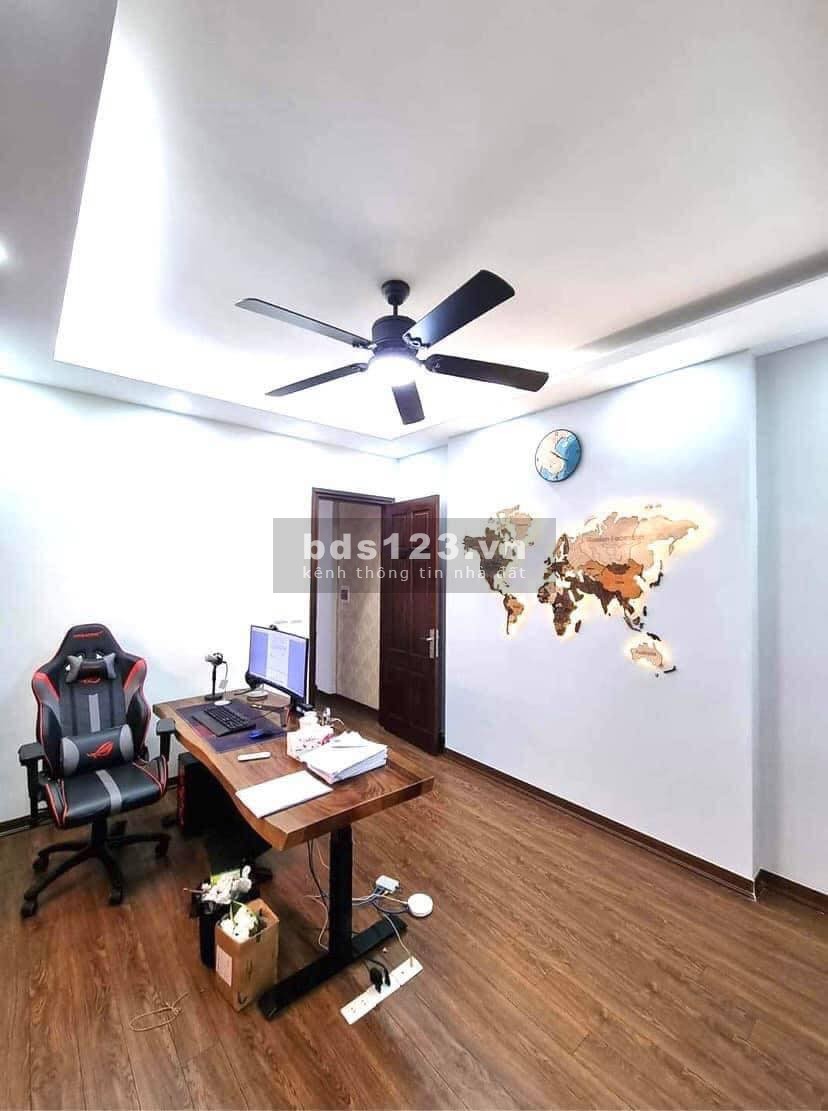 Siêu phẩm nhà full nội thất ngõ 199 Trần Quốc Hoàn ô tô vào nhà. 45m2 6 tầng mt 4m. Giá 10 tỷ