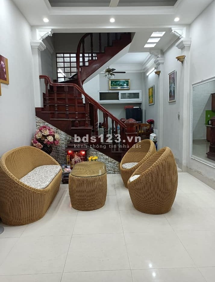 Nhà nguyên căn đẹp ở ngay, diện tích 40m2, giá chỉ 3,9 tỷ, chính chủ, có thương lượng