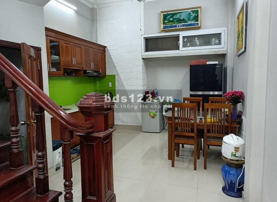 Nhà nguyên căn đẹp ở ngay, diện tích 40m2, giá chỉ 3,9 tỷ, chính chủ, có thương lượng