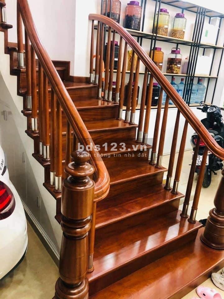 Siêu phẩm nhà full nội thất ngõ 199 Trần Quốc Hoàn ô tô vào nhà. 45m2 6 tầng mt 4m. Giá 10 tỷ
