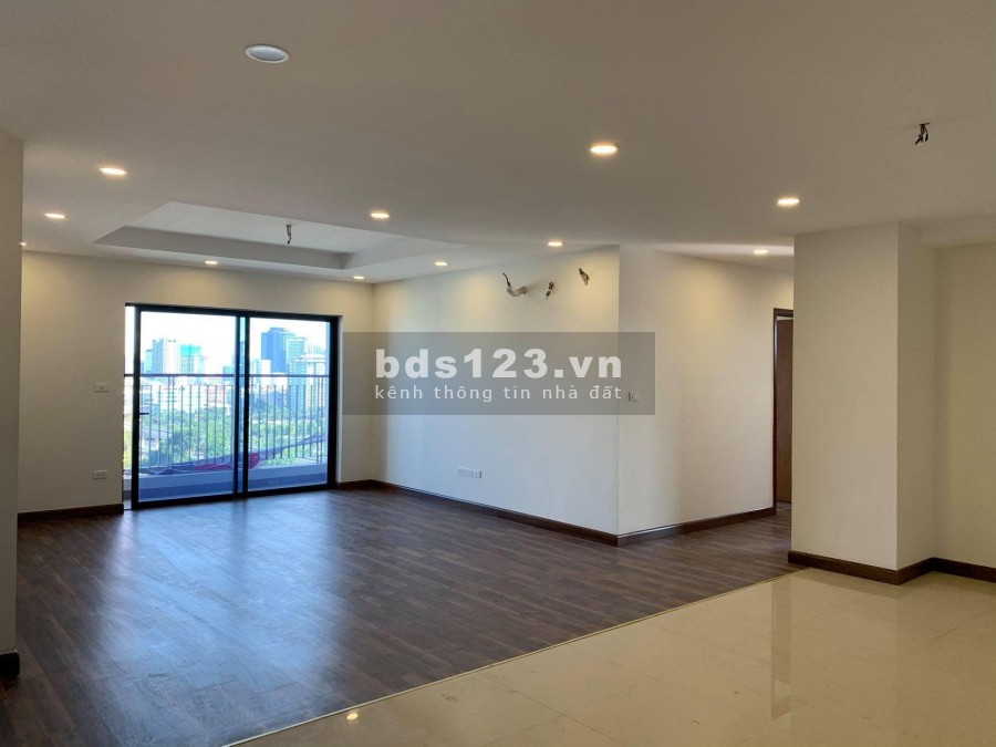 Thụy Khuê, Tây Hồ dt 40m C4 mặt tiền 5m, gần ngay Hồ Tây, giá 2.85 tỷ
