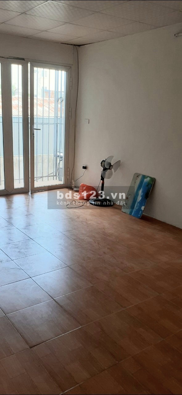 Bán nhà nguyên căn 2 tầng đúc kiên cố, giá 1.68 tỷ, phường Vĩnh Tuy, Quận Hoàng Mai