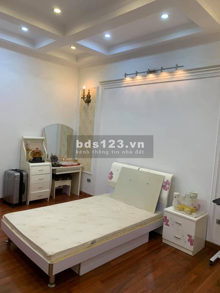 Bán gấp nhà đẹp như KHÁCH SẠN Phố ĐỒNG ME MỸ ĐÌNH 95m MT6,8m ngõ 3 oto đi.