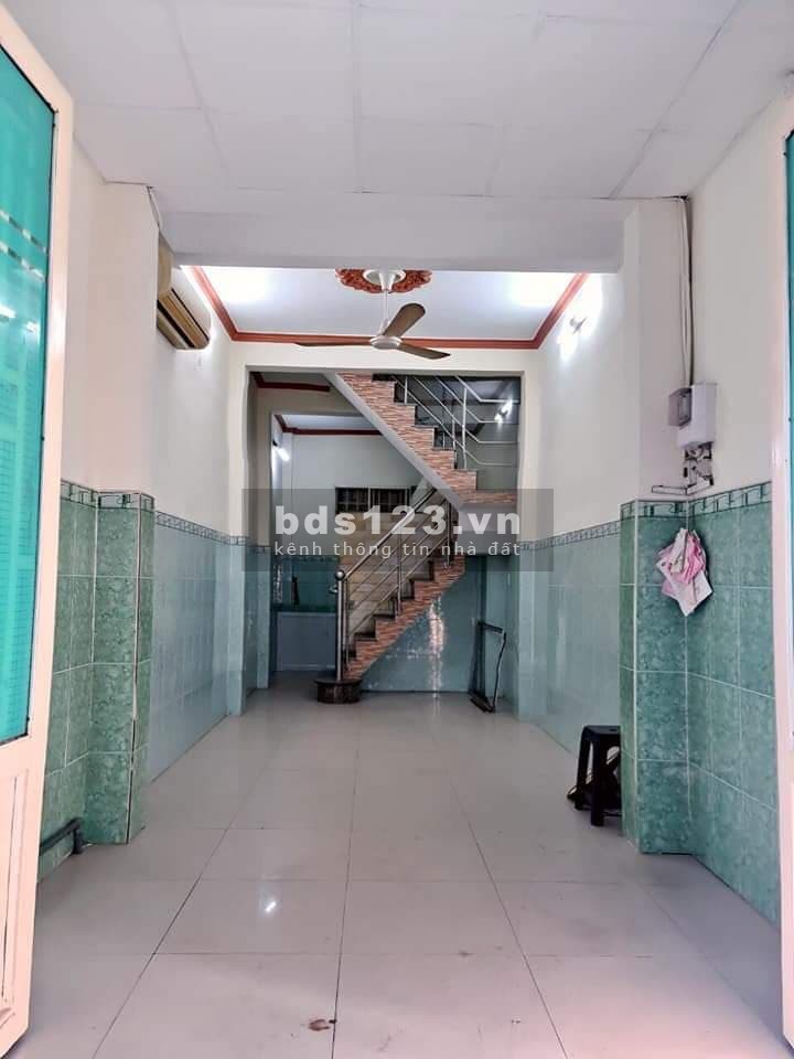 Cần bán gấp nhà mùa COVID Bến Chương Dương Quận 1, 4 tầng đúc, giá 2.6 tỷ.