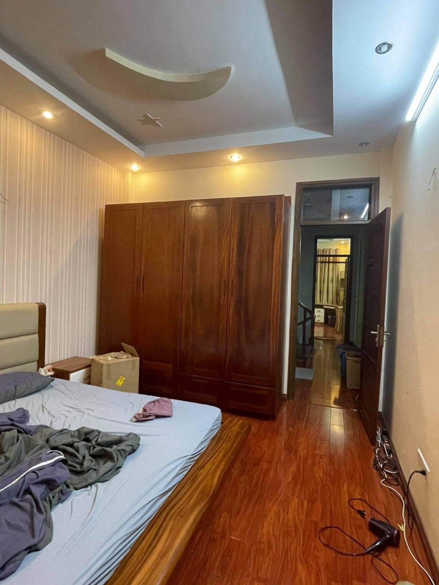 Bán nhà mặt Yên Hoà diện tích 55m2 giá 6,4 tỷ nhà mới đẹp, ô tô đỗ cửa