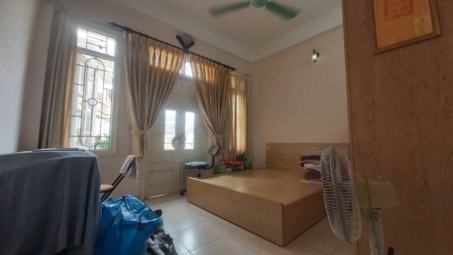 Bán nhà 33.1 tỷ có ngay nhà Trương Định, ô tô qua, kinh doanh, dt 35m2, 4 tầng đúc, rẻ đẹp ở ngay