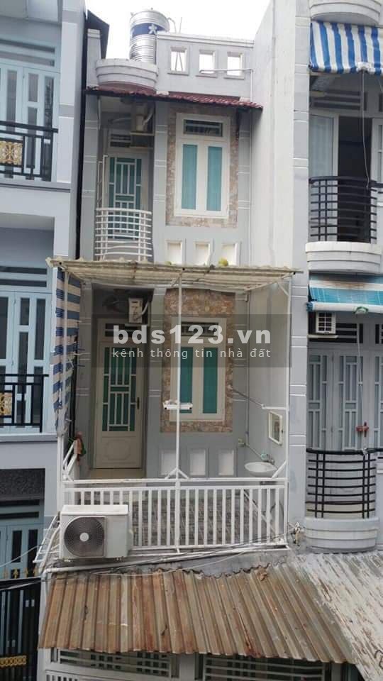 Cần bán gấp nhà mùa COVID Bến Chương Dương Quận 1, 4 tầng đúc, giá 2.6 tỷ.