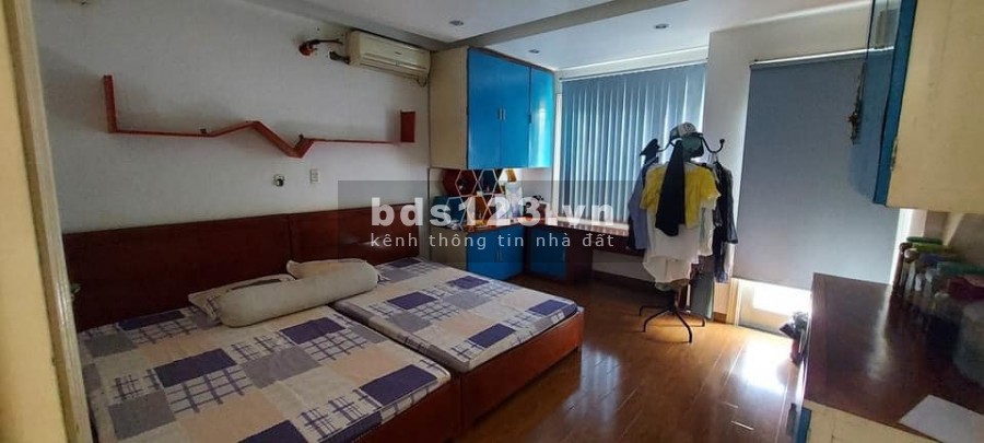 Bán nhà Trần Cung, DT: 58m2, 3 Tầng, MT: 8m, giá: 3,95 tỷ