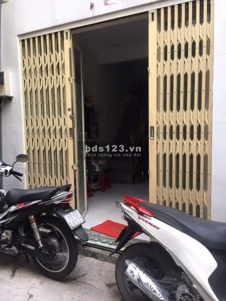Cần bán gấp nhà mùa COVID Bến Chương Dương Quận 1, 4 tầng đúc, giá 2.6 tỷ.
