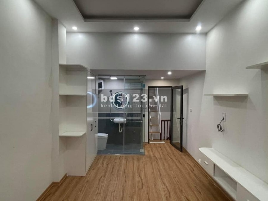 Bán nhà Minh Khai, 22m2 x 3 Tầng x MT 3.2m, trước nhà BAGAC đỗ, Sổ Riêng đẹp cất két