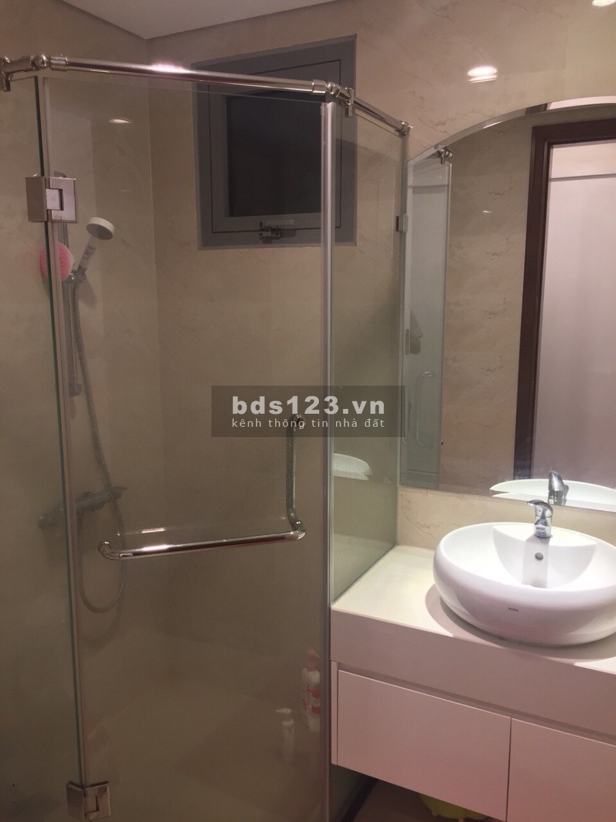 Bán nhà 5 tầng Sát Mipec 33m 5 tầng giá 2 tỷ 750, mt 3.7m