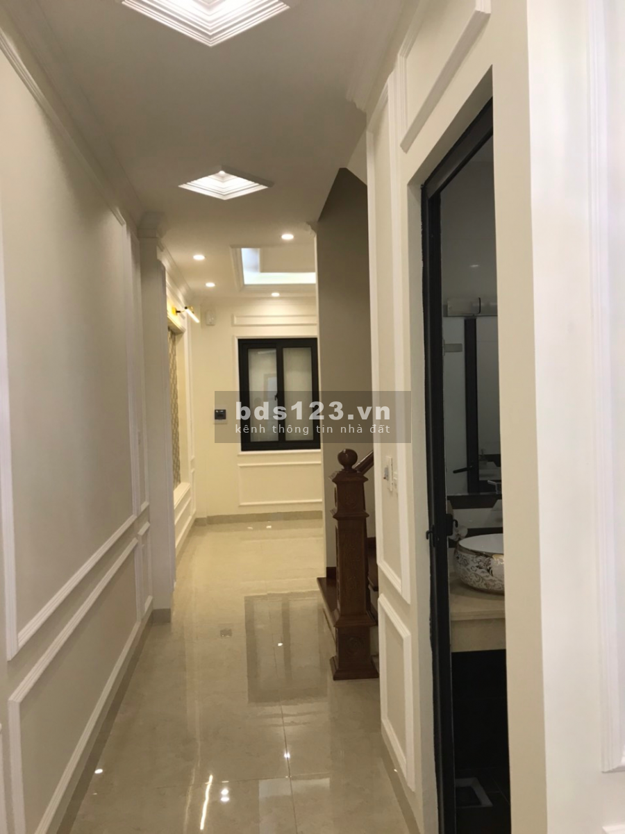 Bán nhà riêng ô tô vào nhà, phường Phú Diễn, 5 tầng, giá bán nhanh 7 tỷ