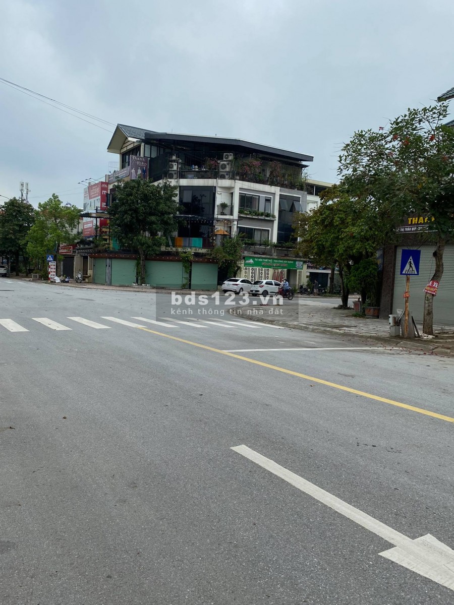 Cho thuê nhà Trâu Quỳ khu đấu giá 31ha 2 tầng dt 136m2 trục…