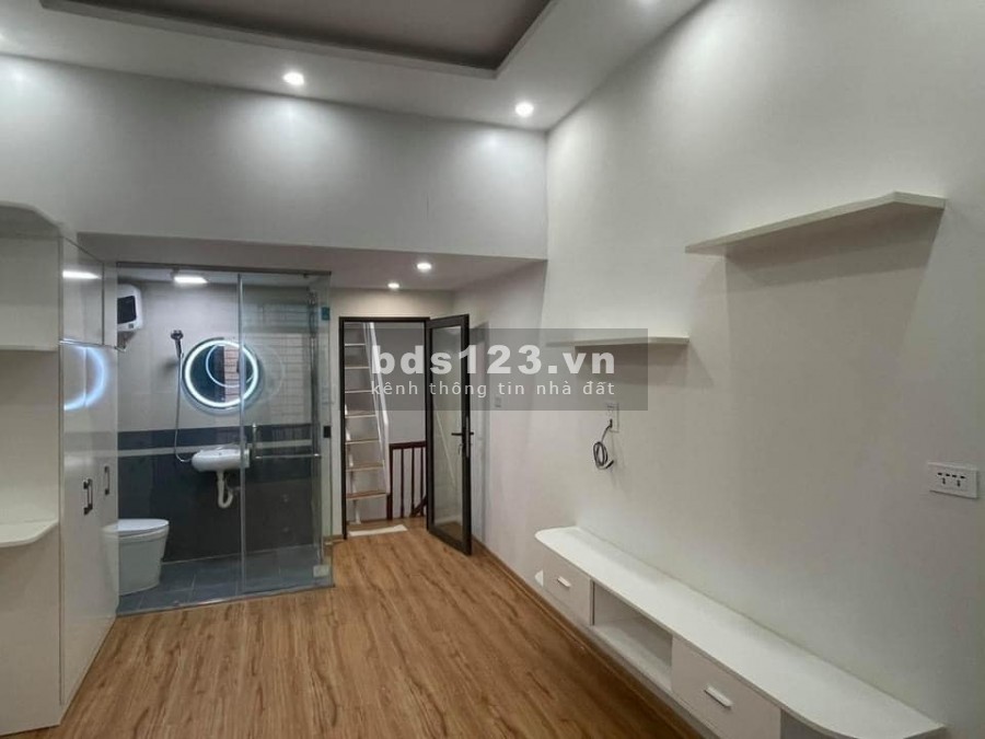 Bán nhà Minh Khai, 22m2 x 3 Tầng x MT 3.2m, trước nhà BAGAC đỗ, Sổ Riêng đẹp cất két