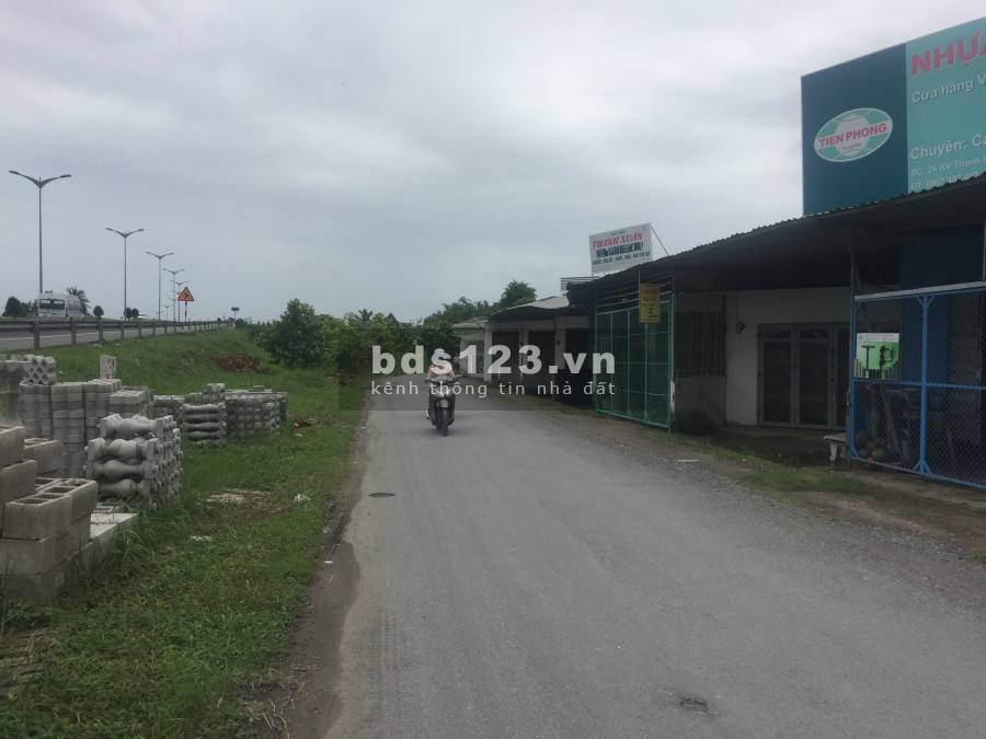Bán dãy nhà cho thuê 8 căn mặt tiền đường Quốc lộ 1A, cách đường Nguyễn Thị Trâm 200m