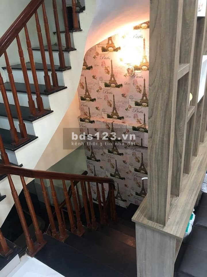 Chủ nhà cần tiền bán nguyên căn bao đẹp ngay ngã tư Sở