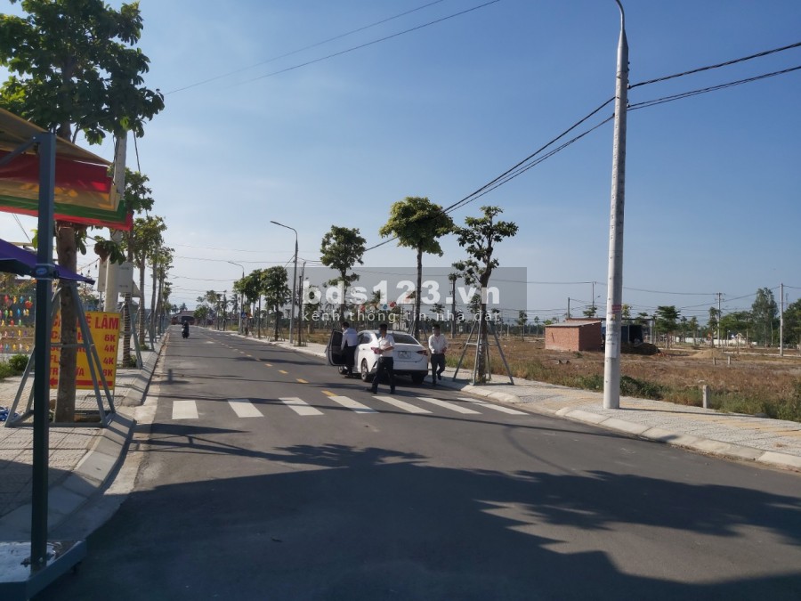 Bán 100m2 đất đô thị đường 13.5m sổ đỏ, gần Nam Đà Nẵng, lh 0905.848.545