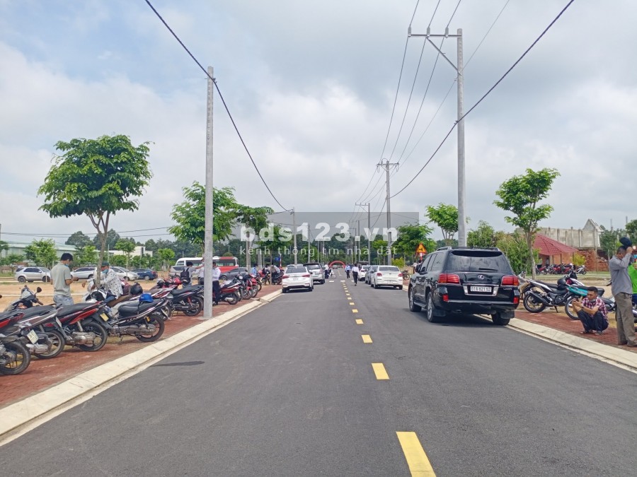 Đất TTHC Bàu Bàng,thổ cư 100%,2 mặt tiền QL 13 và DH 516, giá rẻ