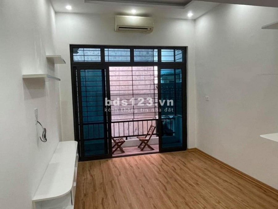 Bán nhà Minh Khai, 22m2 x 3 Tầng x MT 3.2m, trước nhà BAGAC đỗ, Sổ Riêng đẹp cất két