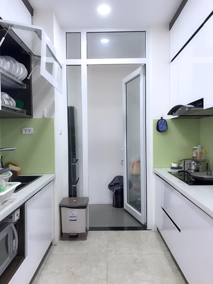 Siêu Phẩm! Căn hộ 70m2, 2 ngủ ở A10 Nam Trung Yên, để lại toàn bộ nội thất