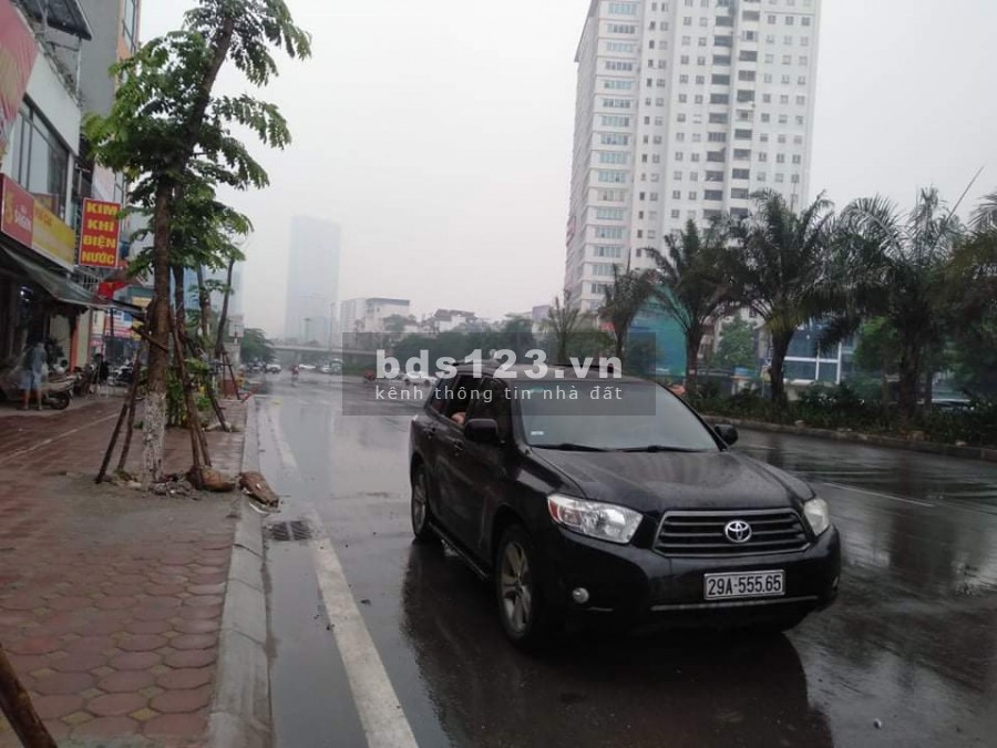 Cần bán nhà mặt phố Văn Cao Quận Ba Đình, 2 mặt thoáng kinh doanh đỉnh