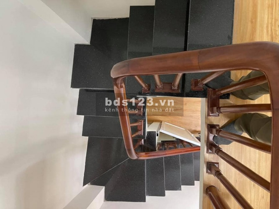 Bán nhà Minh Khai, 22m2 x 3 Tầng x MT 3.2m, trước nhà BAGAC đỗ, Sổ Riêng đẹp cất két