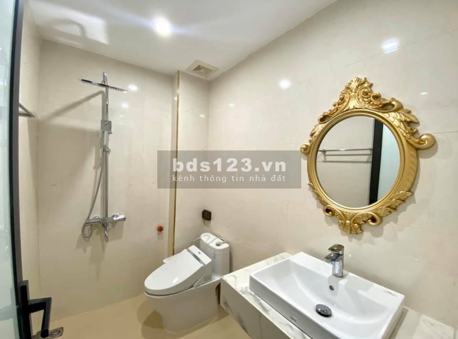 Bán nhà Bồ Đề 45m2, 5 tầng, mt rộng, nhà mới, lô góc, ngõ thông, 3 thoáng, giá chỉ 3.7 tỷ