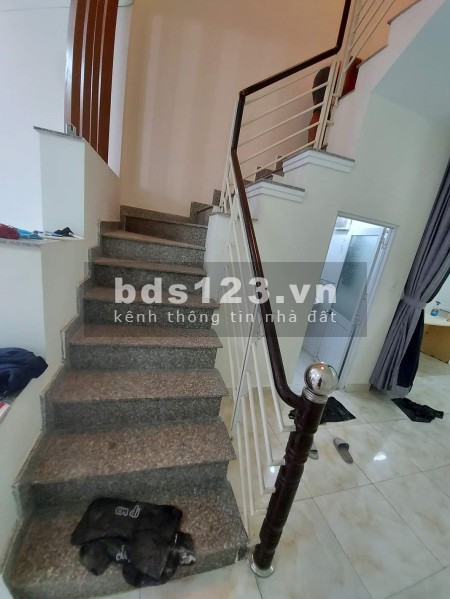 2 tỷ 72! 4 tầng! 30m2! hbg, bán nhà Lạc Long Quân, Tân Bình.