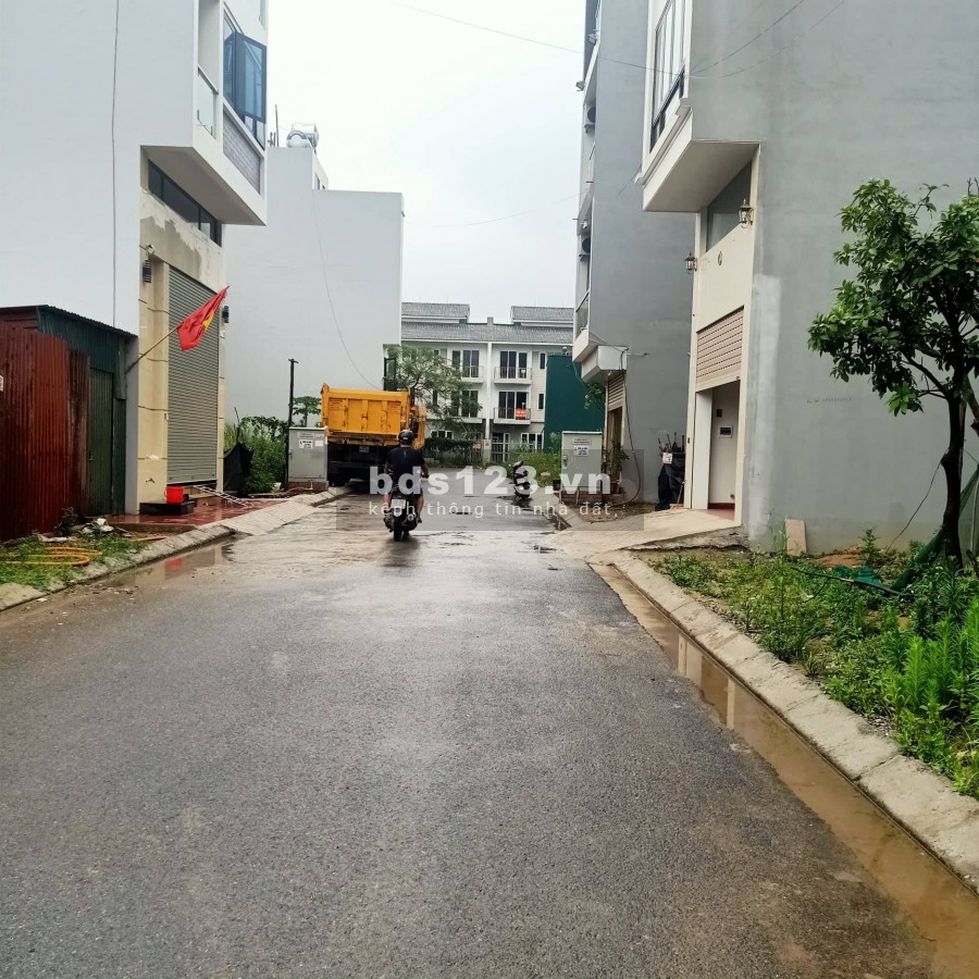Bán đất Tu Hoàng - phân lô, ô tô tránh, vỉa hè, 50m2, mặt tiền 4.2m, 3.9 tỷ