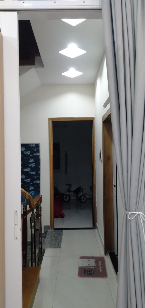 Nhà đẹp 3 lầu giá 4,3 tỷ mặt tiền hẻm 83 Đào Tông Nguyên, KP7 Thị trấn Nhà Bè