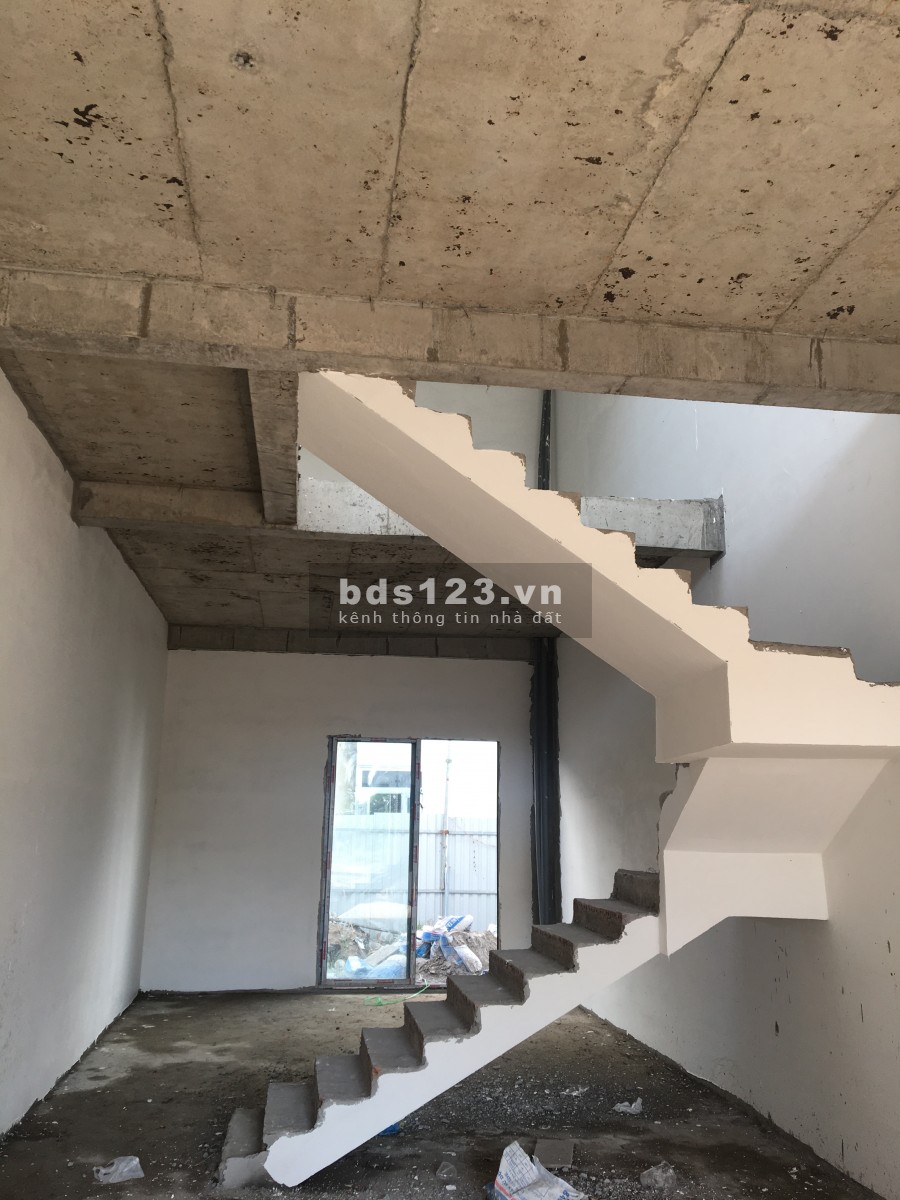 Nhà 1 trệt 1 lầu, ~30tr/m2, 5*21, đường 12m, ngay chợ huyện Thới Lai