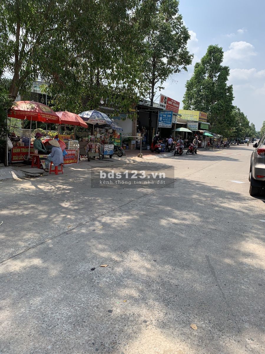 Làm ăn thua lỗ cần bán căn nhà mới xây đối diện khu công nghiệp Mỹ Phước 3 để trả nợ
