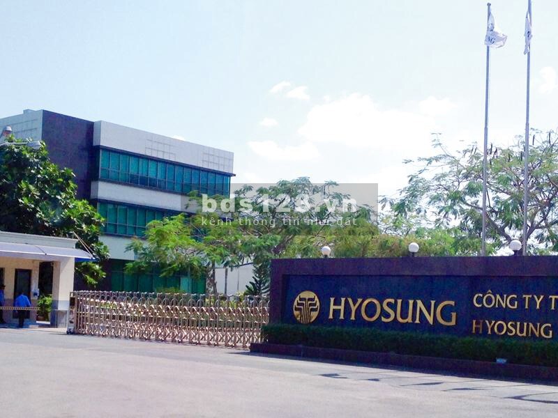 Định cư nước ngoài bán đất 2080m2, đối diện cụm cong nghiệp, gần chợ, khu đông dân, giá 560 triệu