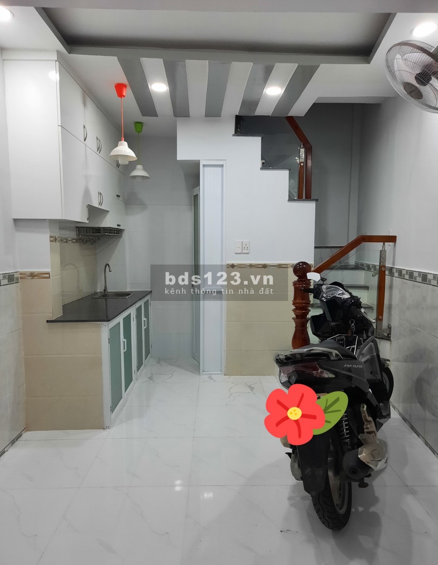 Quá hiếm! Chỉ 1tỷ7 có nhà trung tâm Lạc Long Quân, 17m2, q Tân Bình