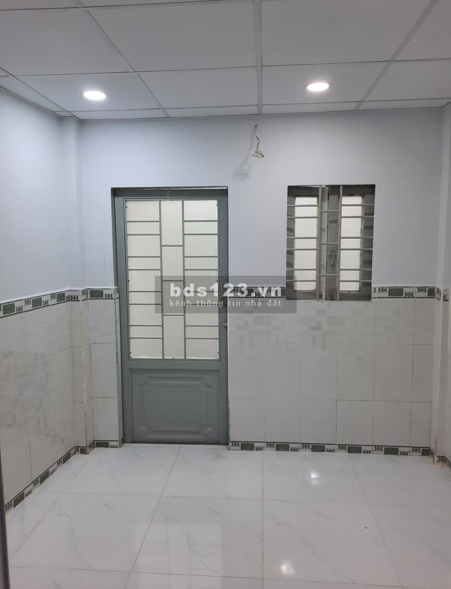 Quá hiếm! Chỉ 1tỷ7 có nhà trung tâm Lạc Long Quân, 17m2, q Tân Bình