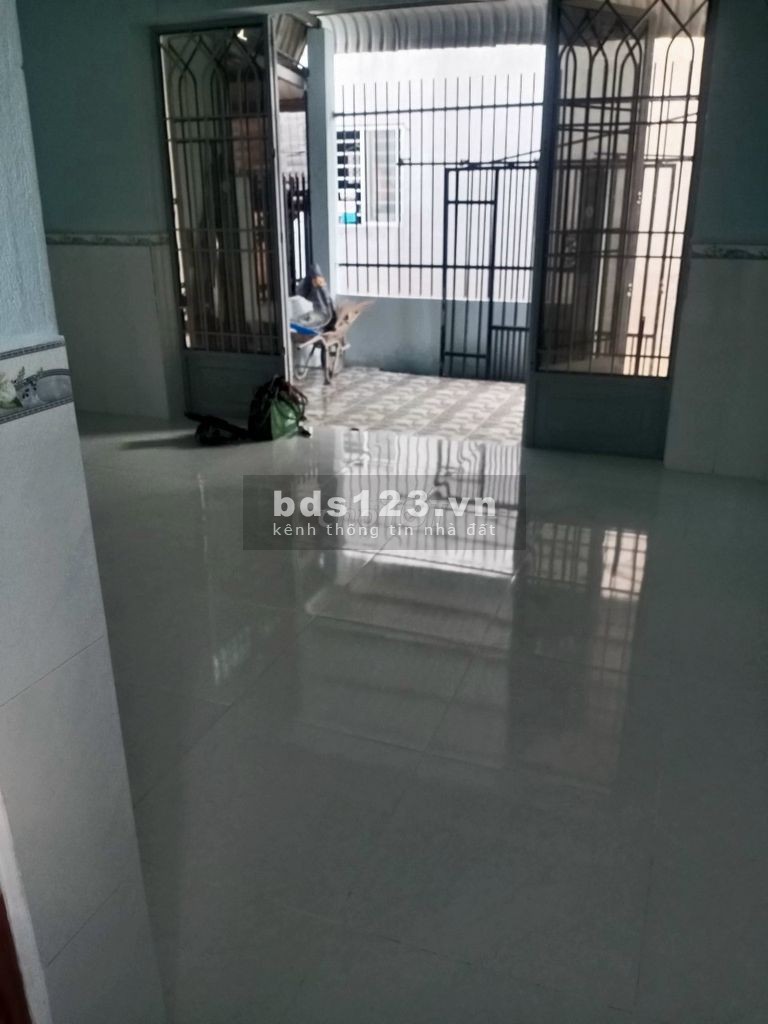 Bán nhà cấp 4 chính chủ, xây dựng được 3 năm ở ngay cổng chính Mỹ Phước 3