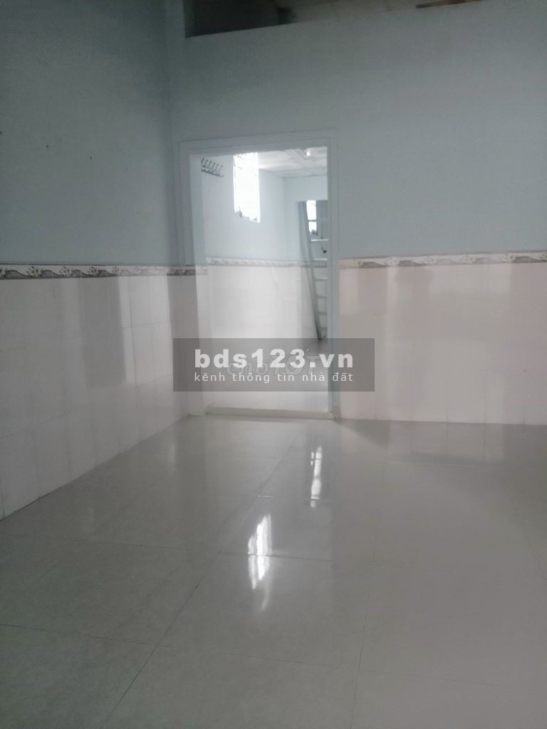 Bán nhà cấp 4 chính chủ, xây dựng được 3 năm ở ngay cổng chính Mỹ Phước 3