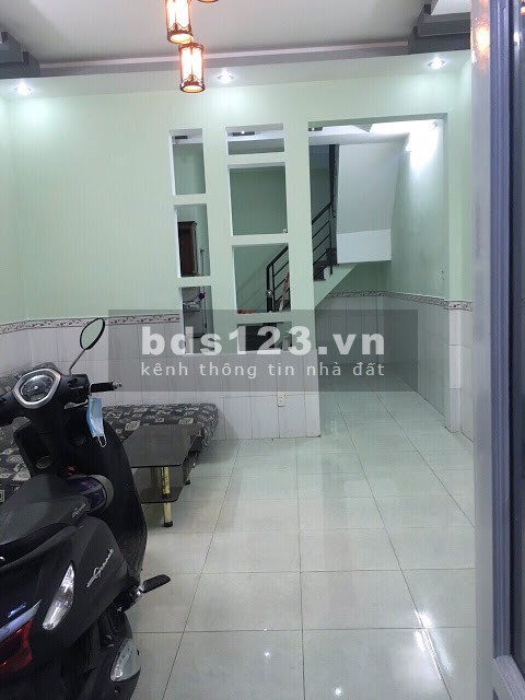 Bán nhà đường ấp chiến lược Quận Bình Tân giá rẻ, diện tích 40m2