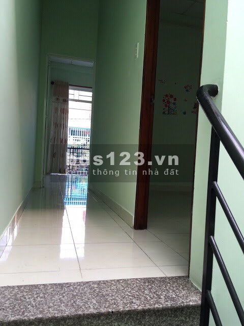 Bán nhà đường ấp chiến lược Quận Bình Tân giá rẻ, diện tích 40m2