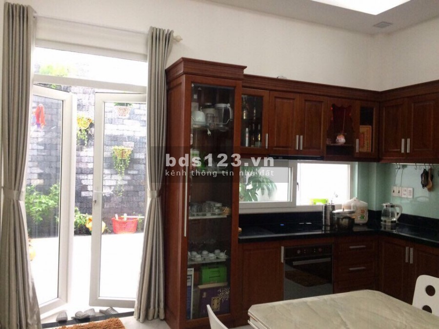 Cho thuê nhà 52 Mai Văn Vĩnh Quận 7,dt 4.7x21m, nhà trệt,gác, giá 26 tr