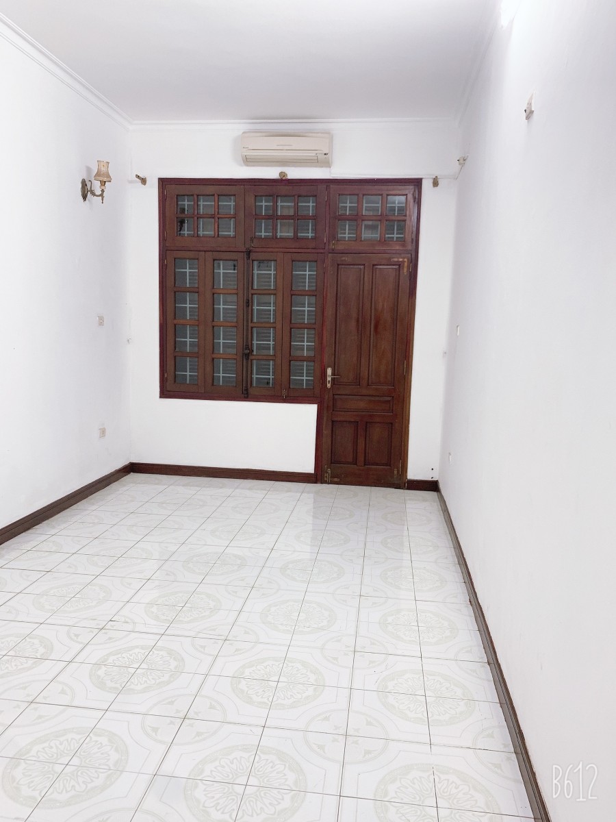 Chính chủ bán nhà ngõ 281Tam Trinh Hoàng Mai HN 2 ôtô tránh DT: 50m2 x 5 tầng