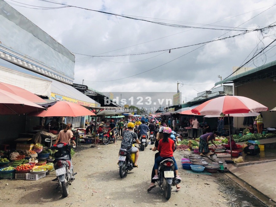 Bán lô đất mặt tiền Tỉnh Lộ 10, DT 100m, đối diện cổng bệnh viện Chợ Rẫy 2. gần UBND Bình Lợi