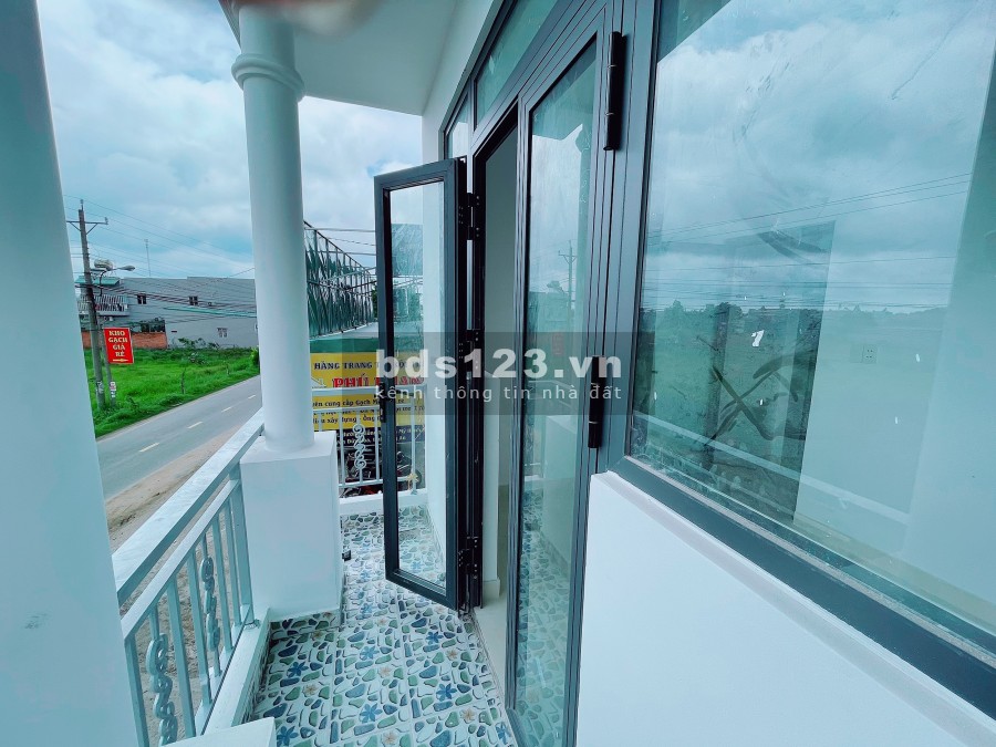 Nhà cực đẹp ngay khu công nghiệp chợ siêu thị suất ngay chợ sầm uất giá cực sốc