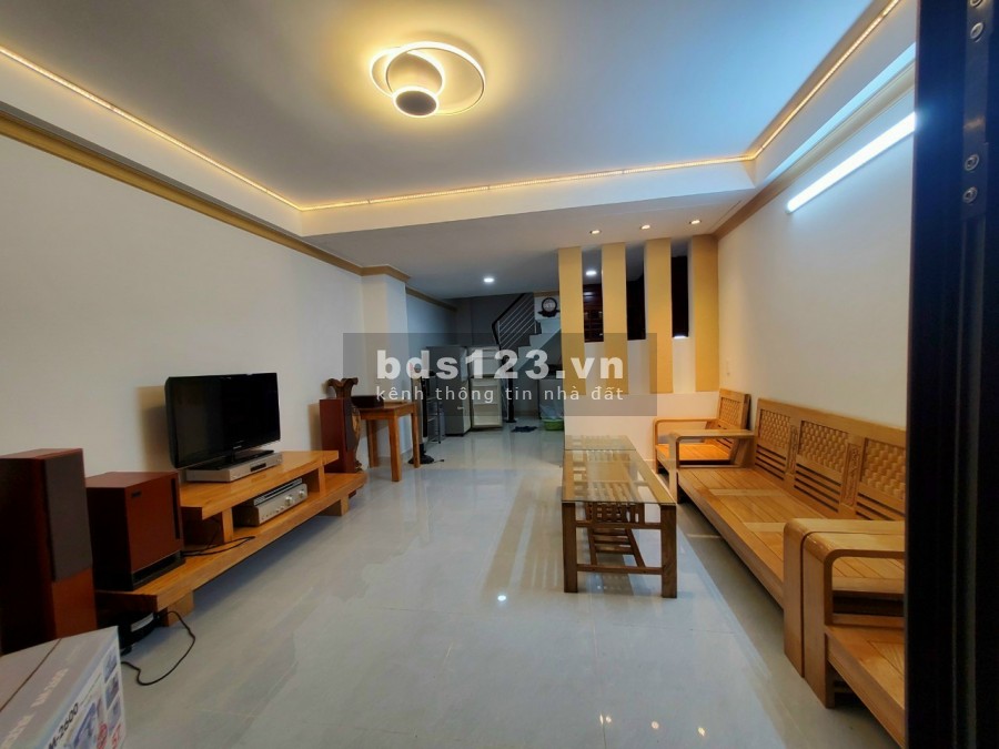 Bán nhà Phố Quận 7 kết cấu 1 lửng 1 lầu giá tốt mặt tiền hẻm Gò ô Môi, giá 3.8 tỷ