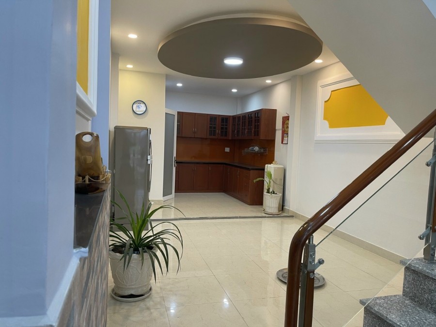 Nhà hẻm 86 Thích Quảng Đức, P.5, Q. Phú Nhuận. DT: 4x16m, 1T, 1Lửng, 1L
