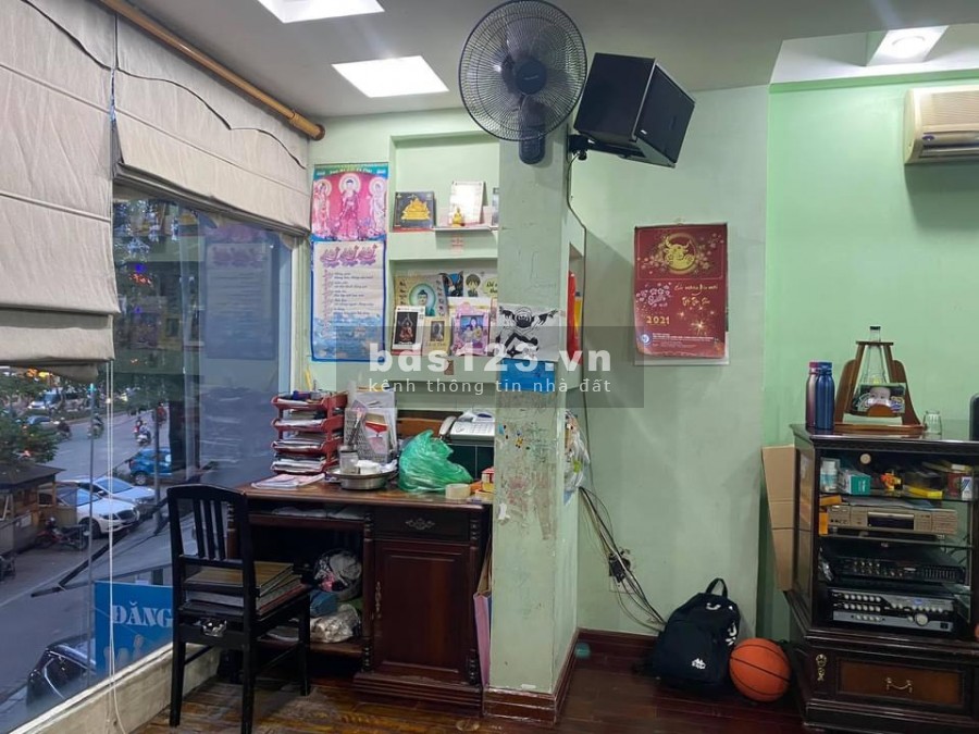 Chính chủ gửi bán nhà mặt phố Trần Khát Chan, dt 32m2, 6 tầng, lô góc, vỉa hè, kinh doanh vip